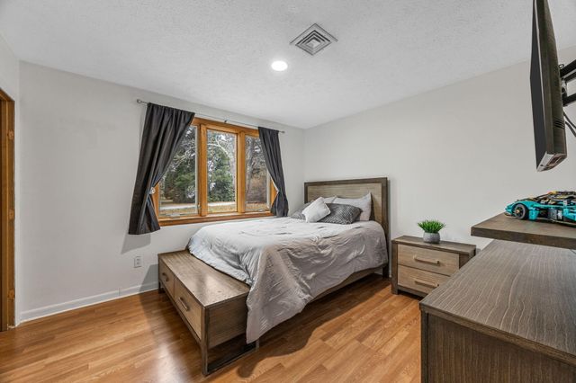 17 Kensington Drive, Sandwich, MA 02563