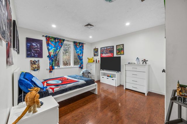 17 Kensington Drive, Sandwich, MA 02563