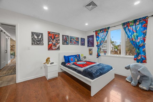 17 Kensington Drive, Sandwich, MA 02563