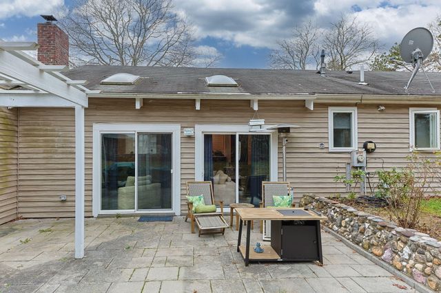 17 Kensington Drive, Sandwich, MA 02563