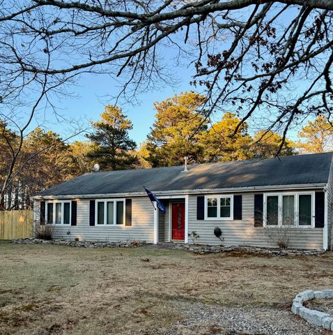 17 Kensington Drive, Sandwich, MA 02563