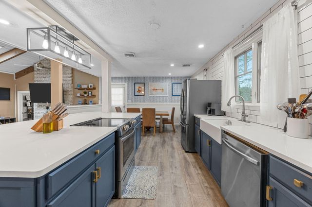 17 Kensington Drive, Sandwich, MA 02563