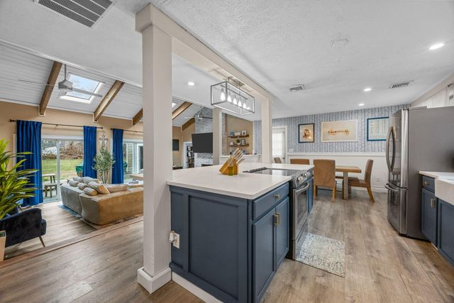 17 Kensington Drive, Sandwich, MA 02563