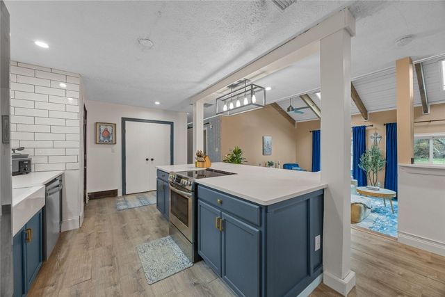 17 Kensington Drive, Sandwich, MA 02563