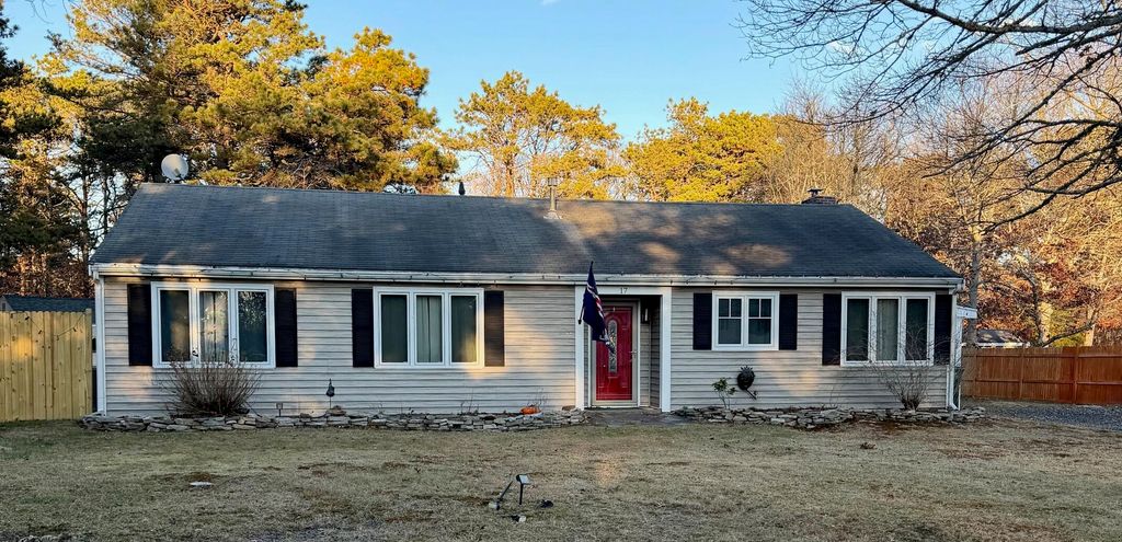 17 Kensington Drive, Sandwich, MA 02563