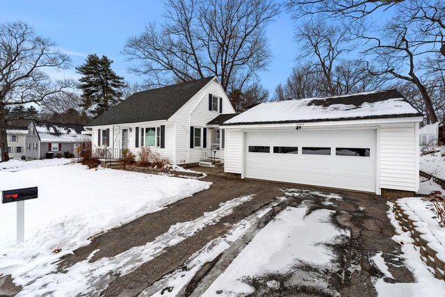 77 St James Avenue, Manchester, NH 03102