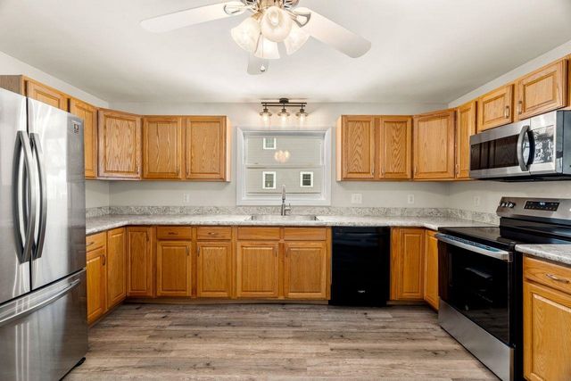 77 St James Avenue, Manchester, NH 03102