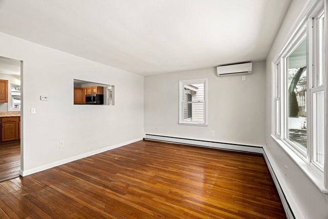 77 St James Avenue, Manchester, NH 03102