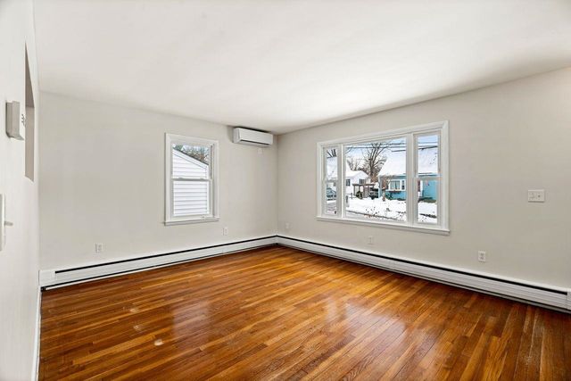 77 St James Avenue, Manchester, NH 03102