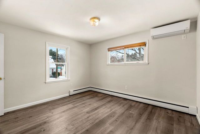 77 St James Avenue, Manchester, NH 03102