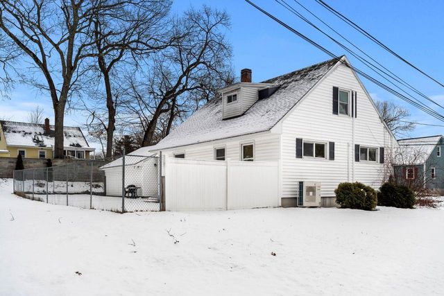 77 St James Avenue, Manchester, NH 03102