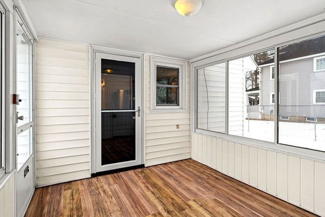 77 St James Avenue, Manchester, NH 03102