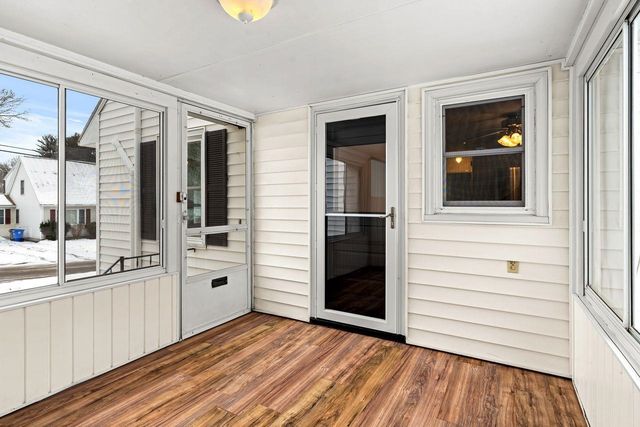 77 St James Avenue, Manchester, NH 03102