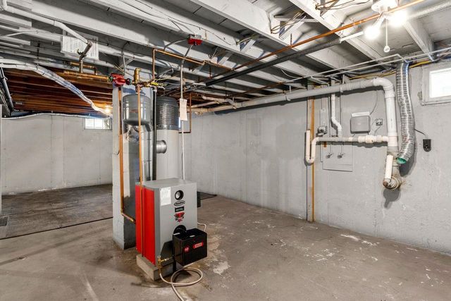 77 St James Avenue, Manchester, NH 03102