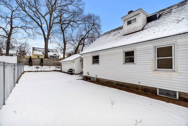 77 St James Avenue, Manchester, NH 03102