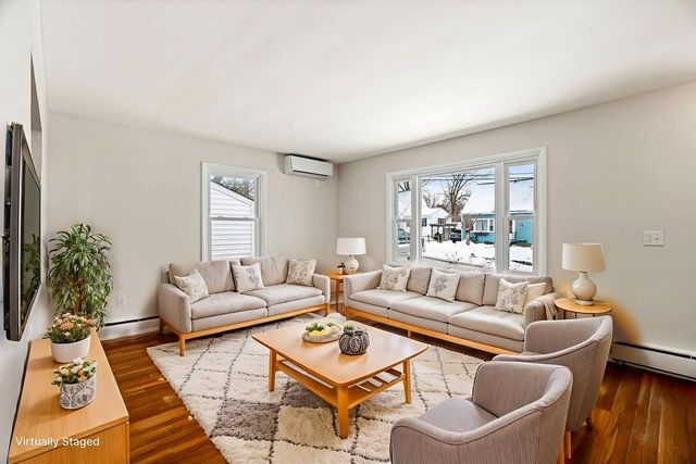 77 St James Avenue, Manchester, NH 03102