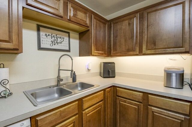 1230 Misty Drive, Midlothian, TX 76065