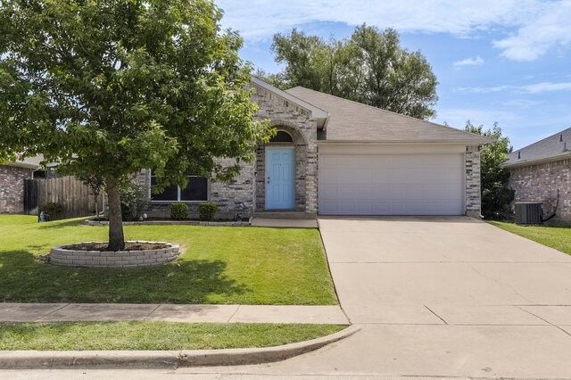 1230 Misty Drive, Midlothian, TX 76065