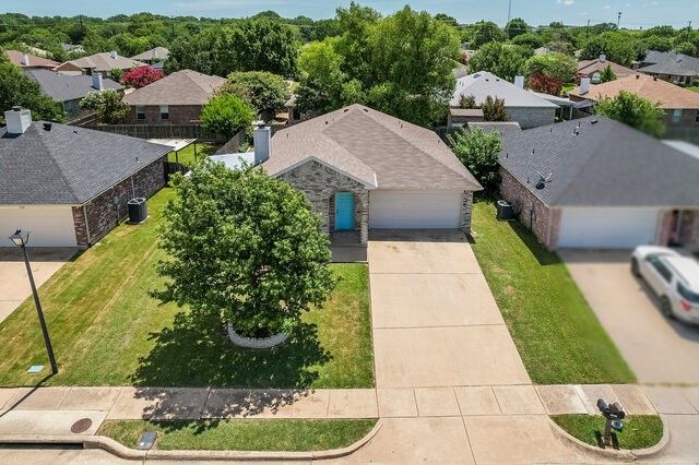 1230 Misty Drive, Midlothian, TX 76065