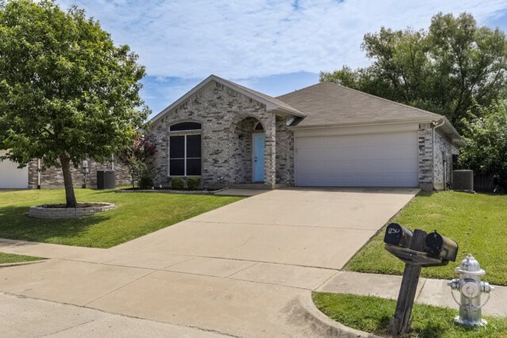 1230 Misty Drive, Midlothian, TX 76065
