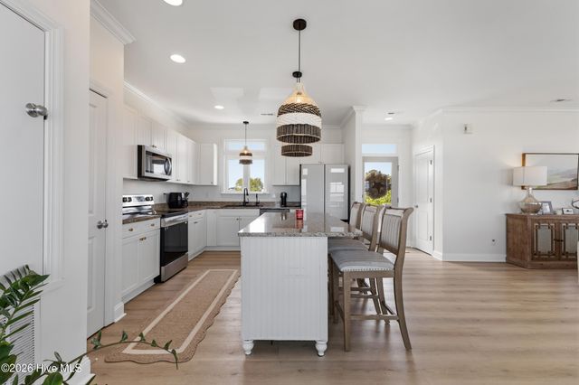 345 Twin Oaks Drive, Hampstead, NC 28443