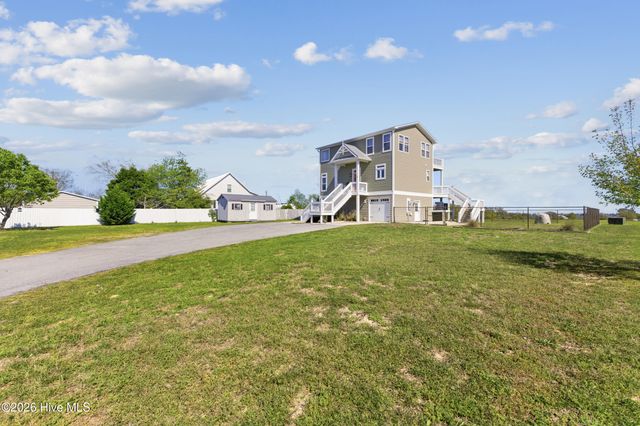 345 Twin Oaks Drive, Hampstead, NC 28443