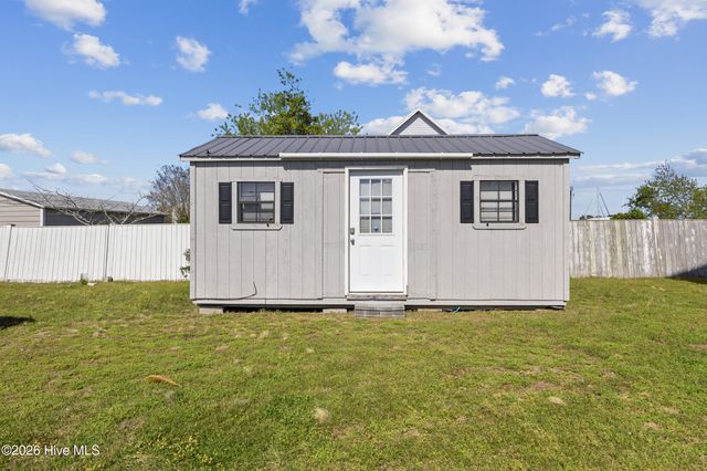 345 Twin Oaks Drive, Hampstead, NC 28443