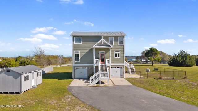 345 Twin Oaks Drive, Hampstead, NC 28443