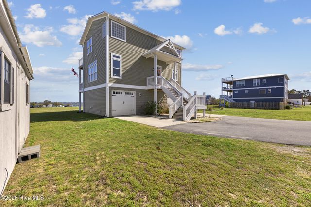 345 Twin Oaks Drive, Hampstead, NC 28443