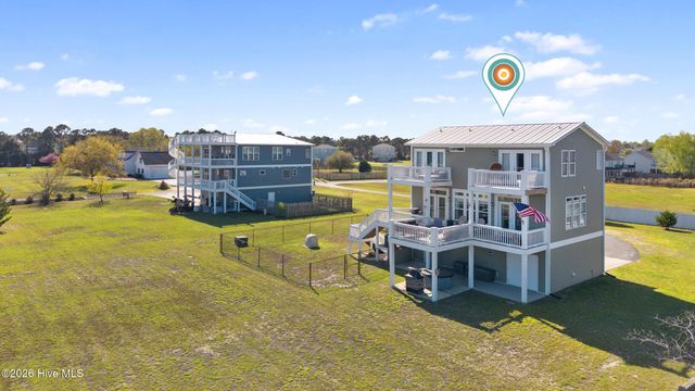 345 Twin Oaks Drive, Hampstead, NC 28443