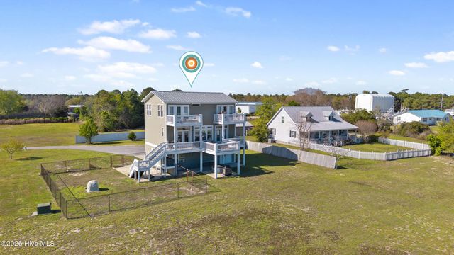 345 Twin Oaks Drive, Hampstead, NC 28443