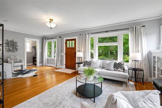 828 24th Avenue, Seattle, WA 98122