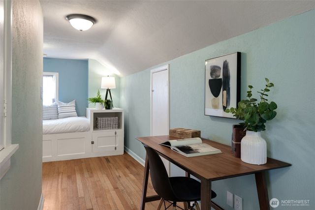 828 24th Avenue, Seattle, WA 98122