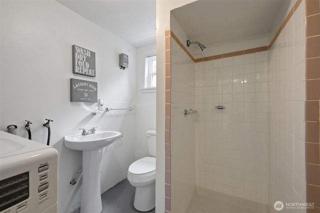 828 24th Avenue, Seattle, WA 98122
