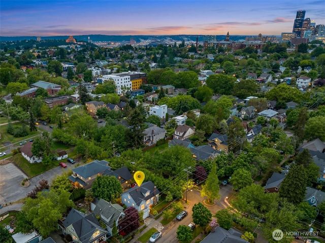 828 24th Avenue, Seattle, WA 98122