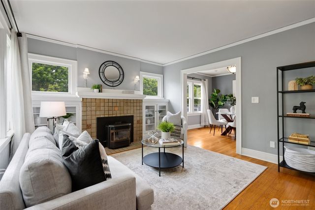 828 24th Avenue, Seattle, WA 98122