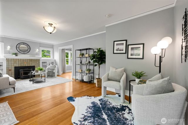 828 24th Avenue, Seattle, WA 98122