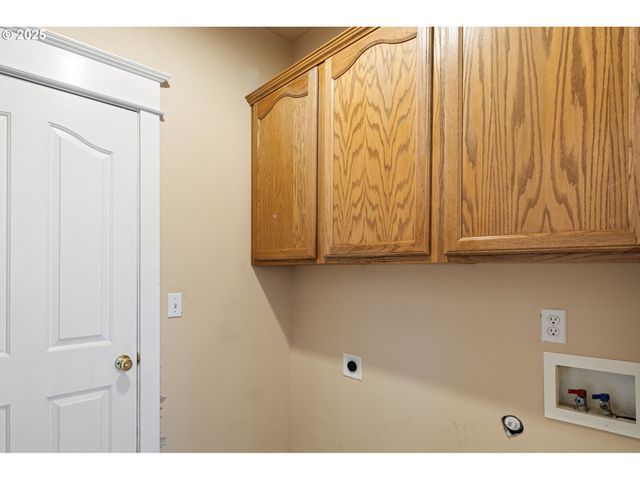 6808 Moses Pass, Springfield, OR 97478