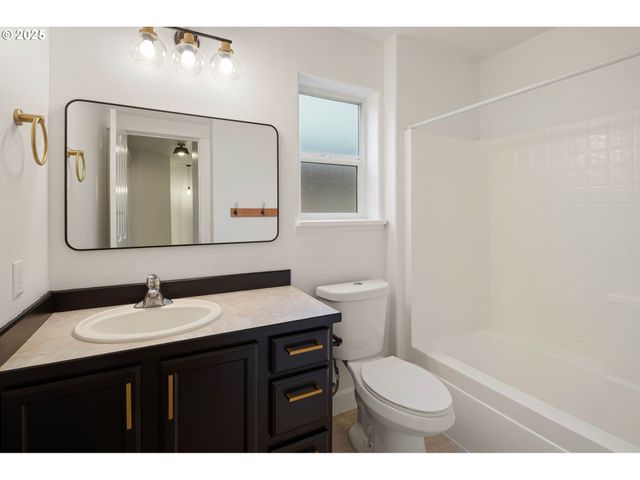 6808 Moses Pass, Springfield, OR 97478