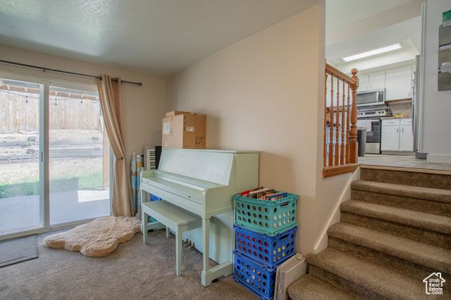 1211 E SPRING RIDGE DR, Sandy, UT 84094