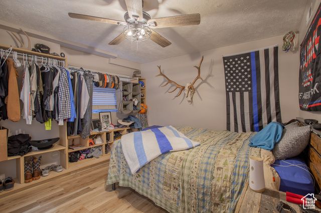 1211 E SPRING RIDGE DR, Sandy, UT 84094