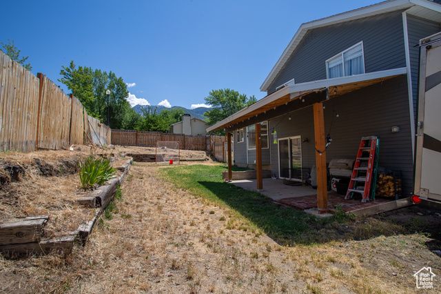 1211 E SPRING RIDGE DR, Sandy, UT 84094