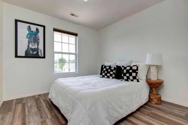 3808 N Spring Brooke Avenue, Springfield, MO 65803