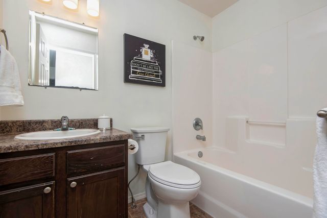 3808 N Spring Brooke Avenue, Springfield, MO 65803