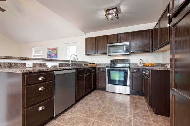 3808 N Spring Brooke Avenue, Springfield, MO 65803