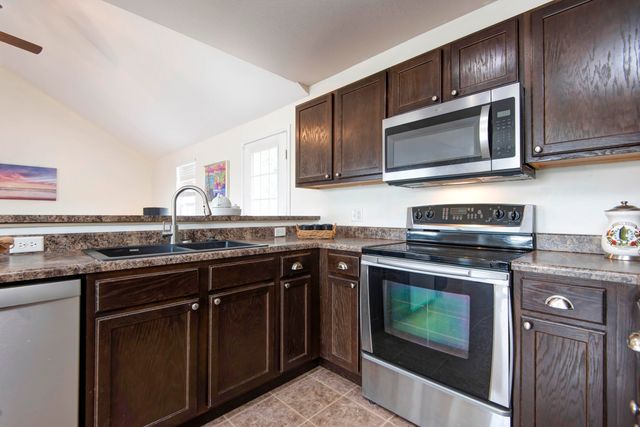 3808 N Spring Brooke Avenue, Springfield, MO 65803