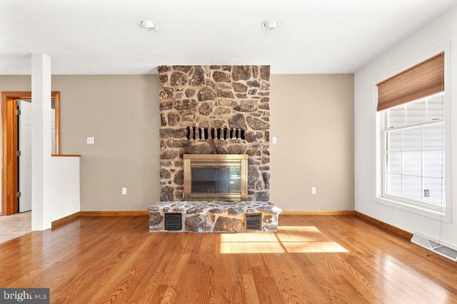 105 ROUND TOP LN, Gettysburg, PA 17325