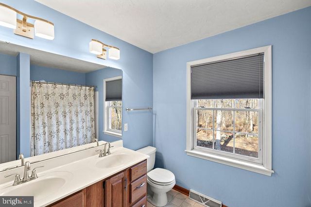 105 ROUND TOP LN, Gettysburg, PA 17325