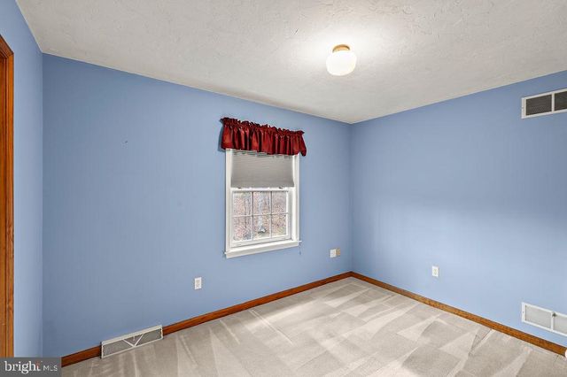 105 ROUND TOP LN, Gettysburg, PA 17325