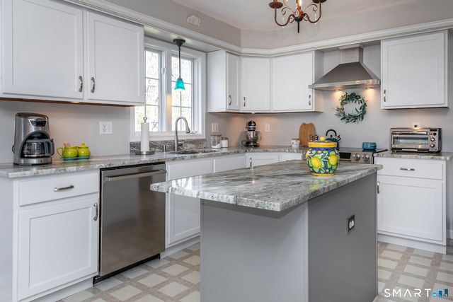 3 Broadview Lane, New Milford, CT 06776